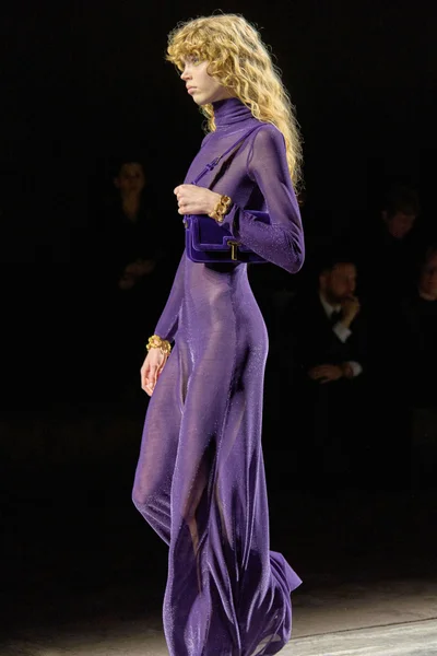 Look 48